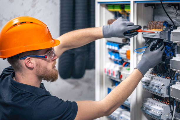 Best Local Electrician Companies  in Spring Hill, KS